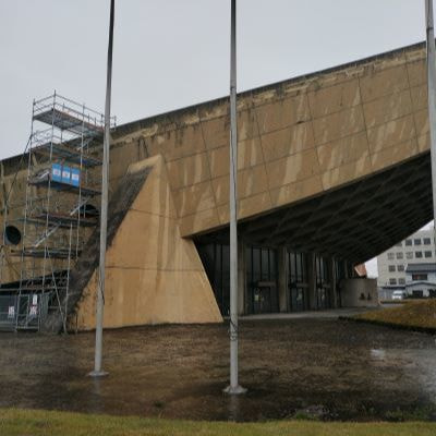 解体調査中の旧香川県立体育館