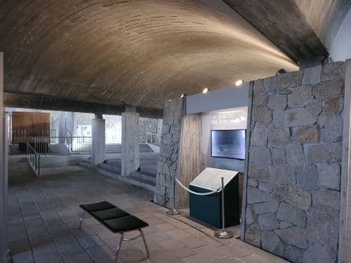 若人の広場展示資料室