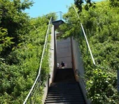 亀老山展望台入口