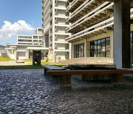 高松のモダニズムの一つ建築家丹下健三が設計した香川県庁舎