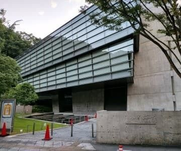 坂の上の雲ミュージアム正面