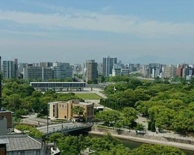 おりづるタワーから見た平和記念公園