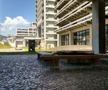 香川県庁舎南庭