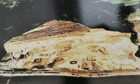 土砂採掘された跡（開発前の淡路夢舞台）