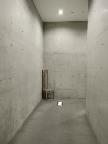 淡路夢舞台　教会に続く通路