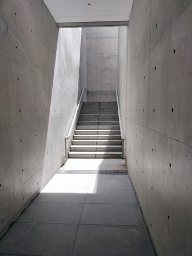 淡路夢舞台　教会から屋上へ行く通路