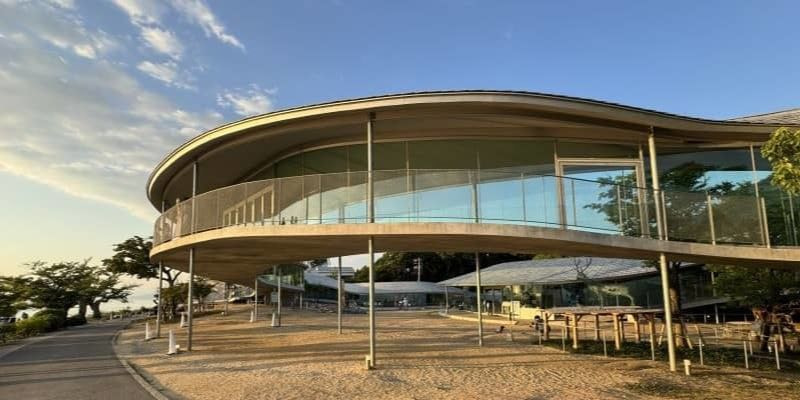 建築家周防貴之により設計された展望台やしまーる