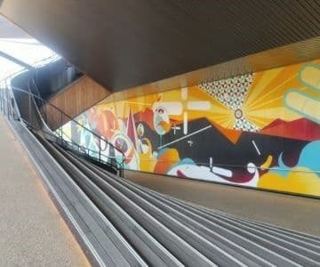 有名建築家による瀬戸内の展望台の一つおりづるタワーの散歩坂