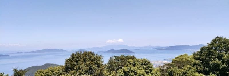 五色台山の家つどいの広場からみた瀬戸内海