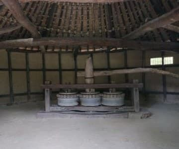 四国村ミウゼアム宮﨑家砂糖しめ小屋内部