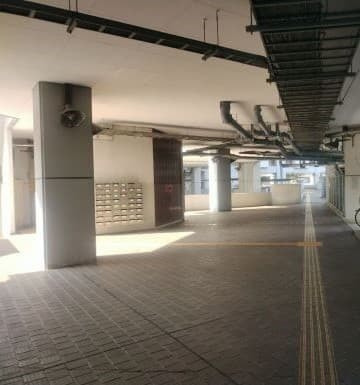 市営基町高層アパートピロティ