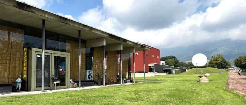 奈義町現代美術館のカフェ