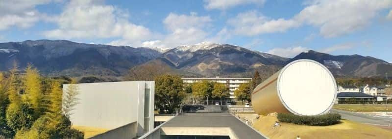 奈義町現代美術館の図書館から見た風景