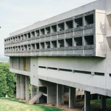 ラトゥーレット修道院（ル・コルビュジエ）