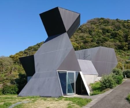 今治市伊東豊雄建築ミュージアムにあるスティールハット