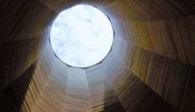 三分一博志による六甲枝垂れ