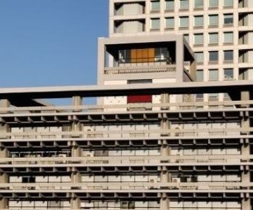 建築家丹下健三による香川県庁舎屋上