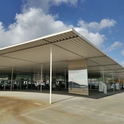建築ユニットSANAAの設計による海の駅なおしま