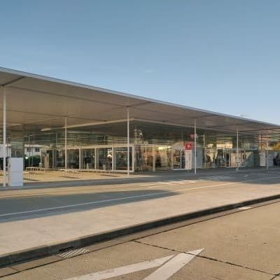建築家妹島和世と西澤立衛との建築ユニットSANAAによる海の駅なおしま