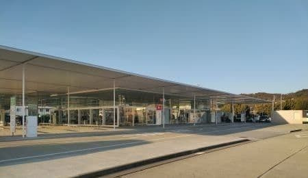 建築家妹島和世と西澤立衛との建築ユニットSANAAによる海の駅なおしま