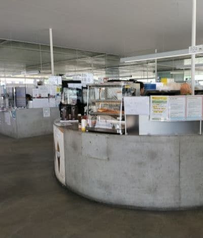 建築家妹島和世と西澤立衛により設立されたSANAAによってつくられた海の駅なおしま