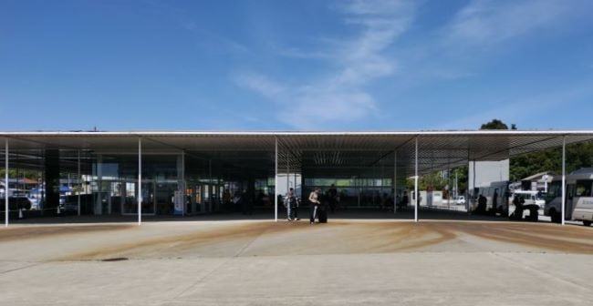 建築家妹島和世と西澤立衛により設立されたSANAAによってつくられた海の駅なおしま