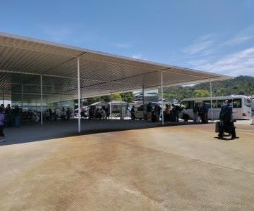 建築家妹島和世と西澤立衛により設立されたSANAAによってつくられた海の駅なおしま