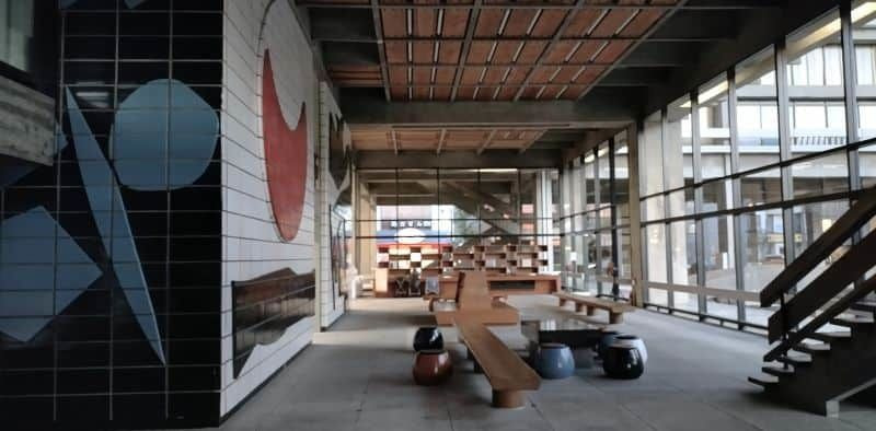 建築家丹下健三による香川県庁舎ロビー