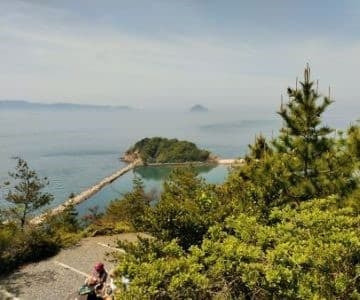 瀬戸内の現代アートが楽しめる地中美術館からみた瀬戸内