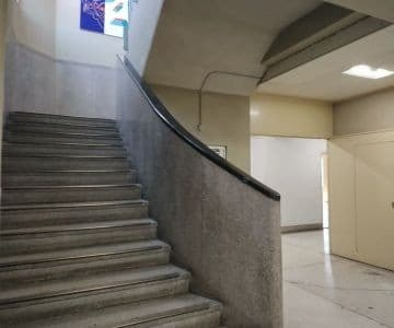 建築家村野藤吾による大庄役場の階段