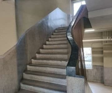 建築家村野藤吾による大庄役場の階段