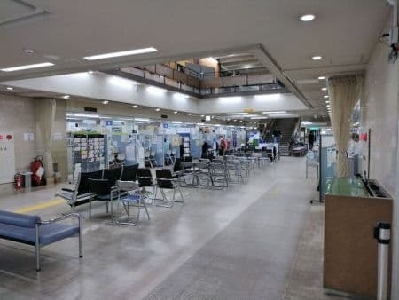尼崎市庁舎1階フロアー