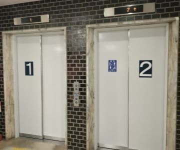 建築家村野藤吾による尼崎市庁舎南館内部