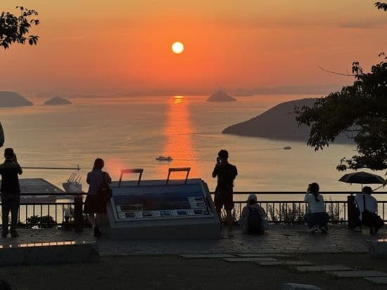 多島美が楽しめる屋島山上からの夕景