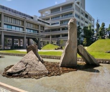 香川県庁舎南庭