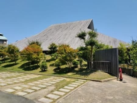 直島ホール　大屋根