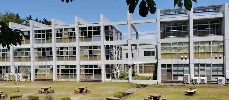 建築家石井和紘による直島中学校