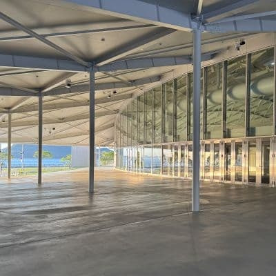 建築家ユニットSANAAによる香川県立アリーナ