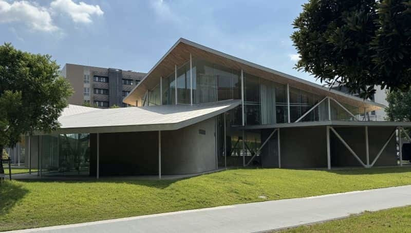 建築家ユニットSANAAによるJunko Fukutake Hall