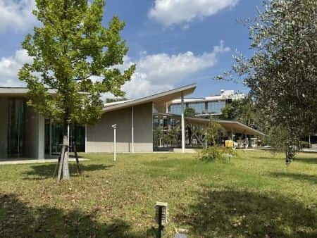 建築家ユニットSANAAによるJunko Fukutake Hall