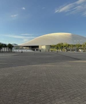 建築家ユニットSANAAによる香川県立アリーナ