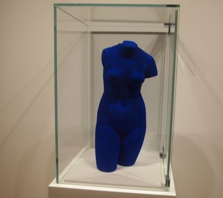 イヴ・クライン《青のヴィーナス》