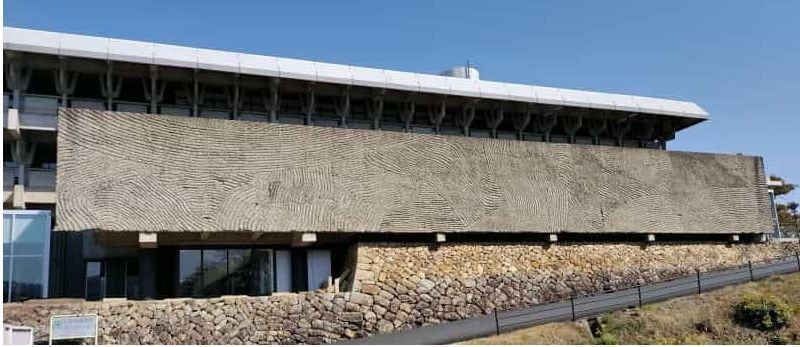 粟津潔氏のデザインによる壁面