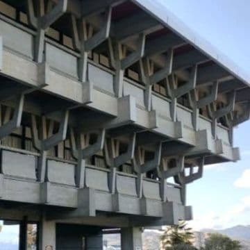 津山文化センタ