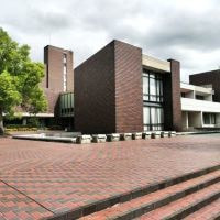 山口県立図書館