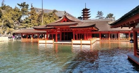 満潮時の厳島神社