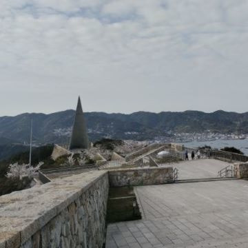 瀬戸内の名建築の一つ建築家丹下健三による戦没記念若人の広場