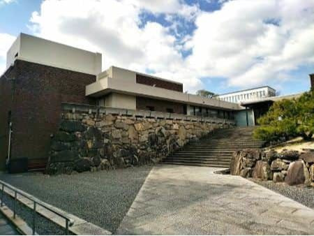 林原美術館の壁面