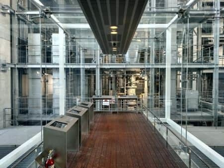 建築家谷口吉生による広島市環境局中工場内のゴミ処理プラント