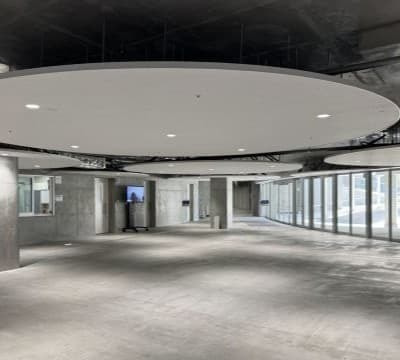 アリーナレベルのエントランスホール